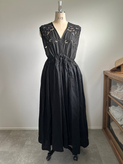 No.５｜黒のジャンパーワンピース