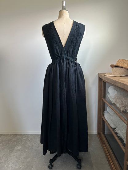 No.１｜黒のジャンパーワンピース