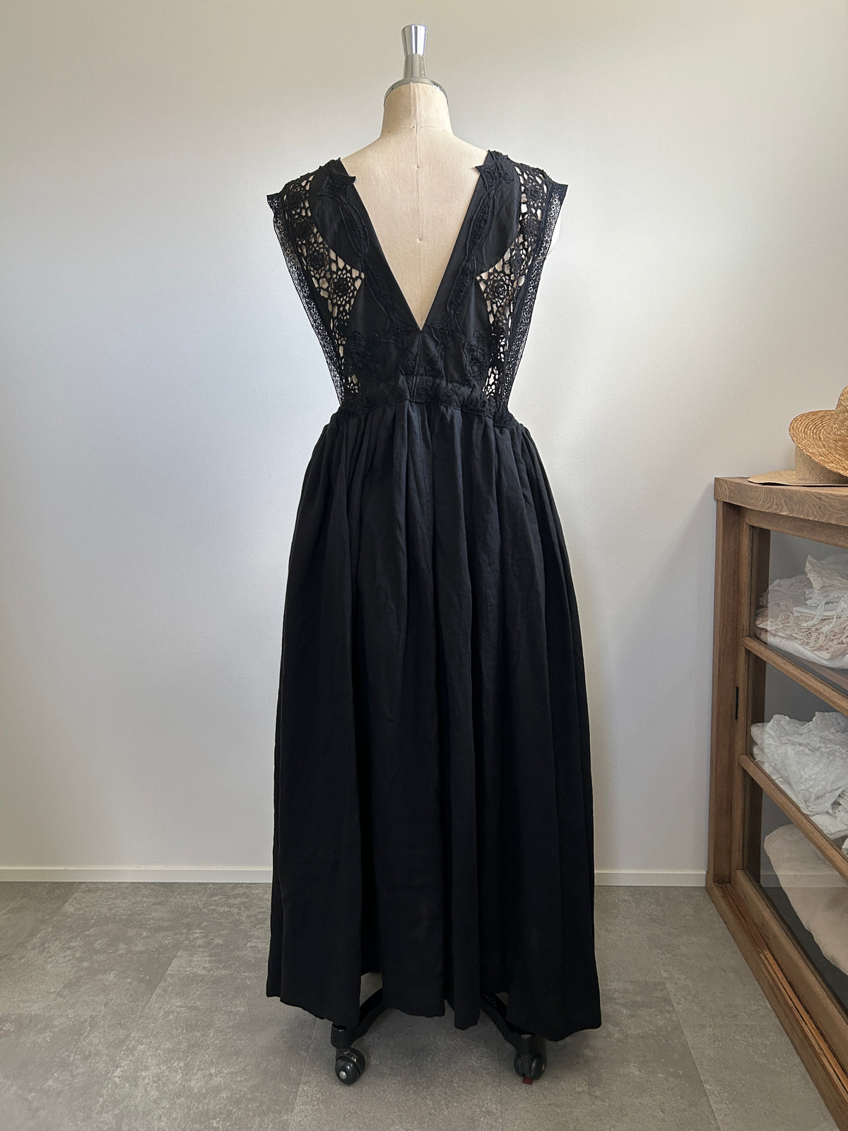 No.００１｜黒のプレミアムジャンパーワンピース