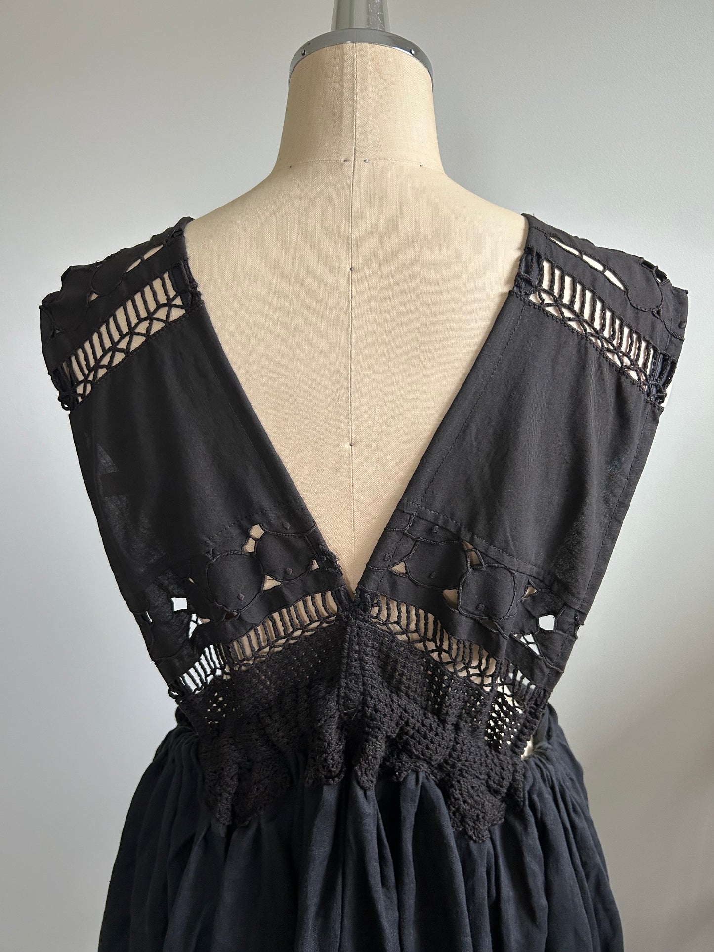No.２｜黒のジャンパーワンピース