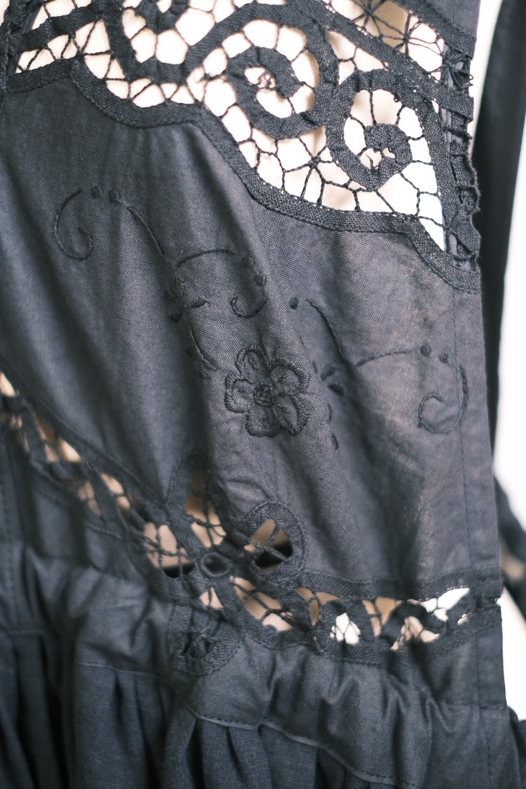 No.２｜黒のジャンパーワンピース