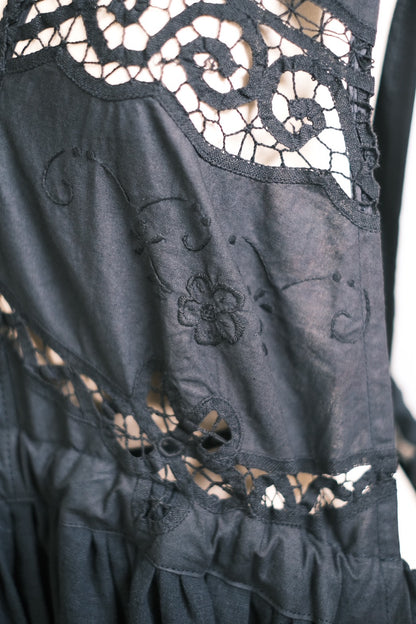 No.２｜黒のジャンパーワンピース
