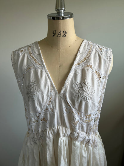 No.００１｜白のプレミアムジャンパーワンピース