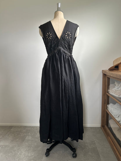 No.５｜黒のジャンパーワンピース