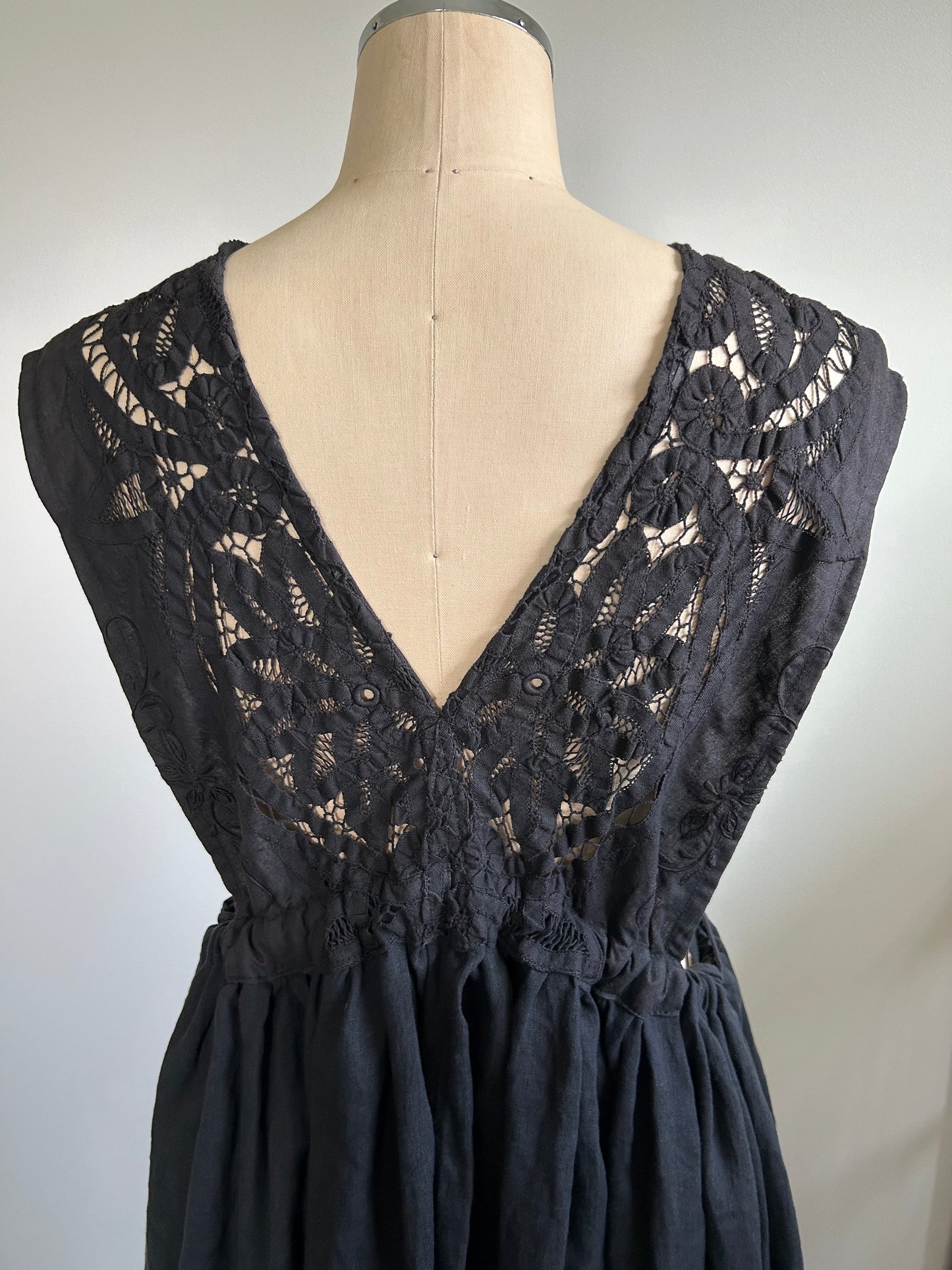 No.００１｜黒のプレミアムジャンパーワンピース