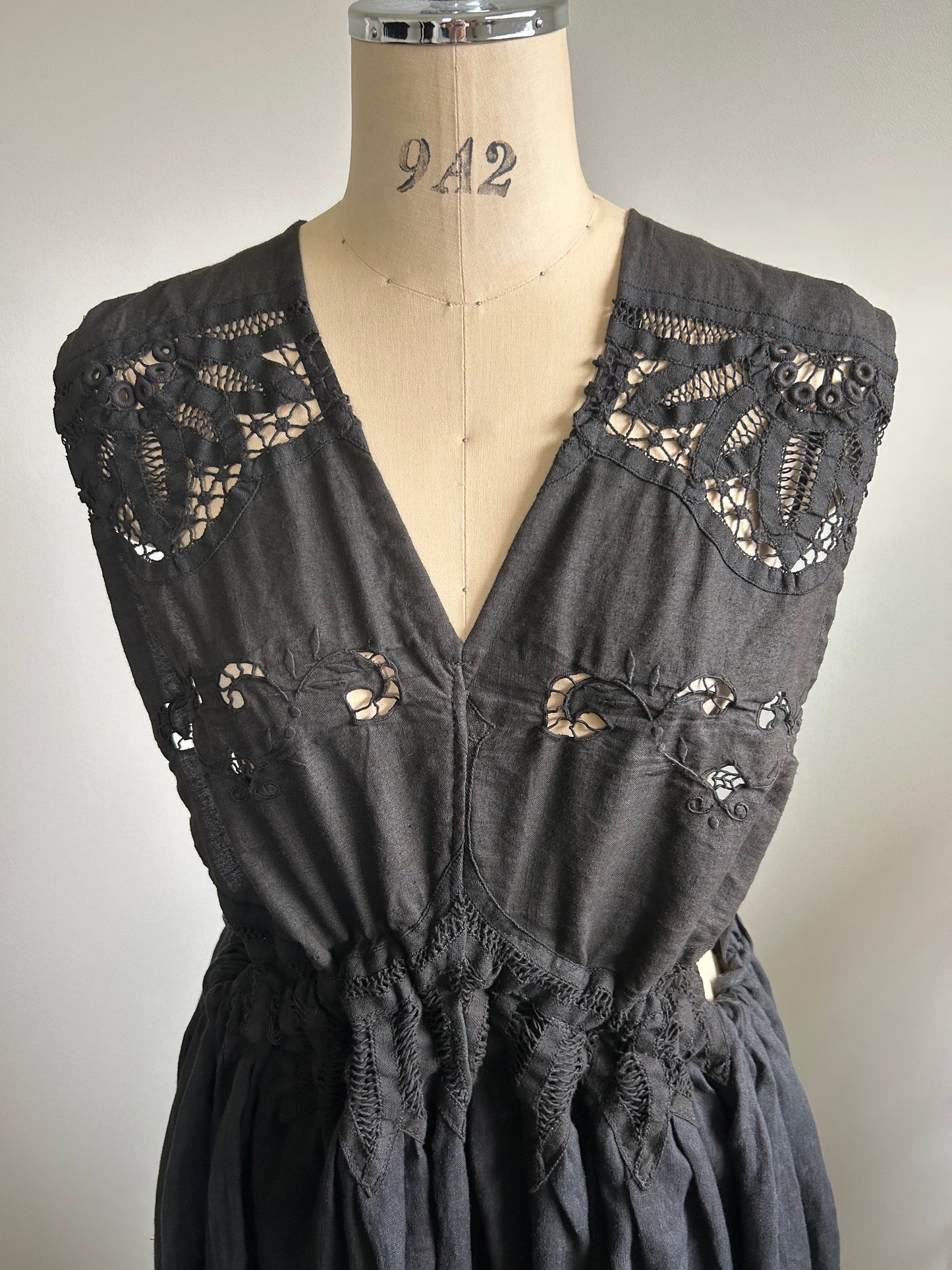 No.５｜黒のジャンパーワンピース